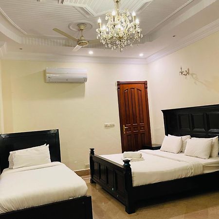 Executive Galaxy Guest House Ісламабад Екстер'єр фото
